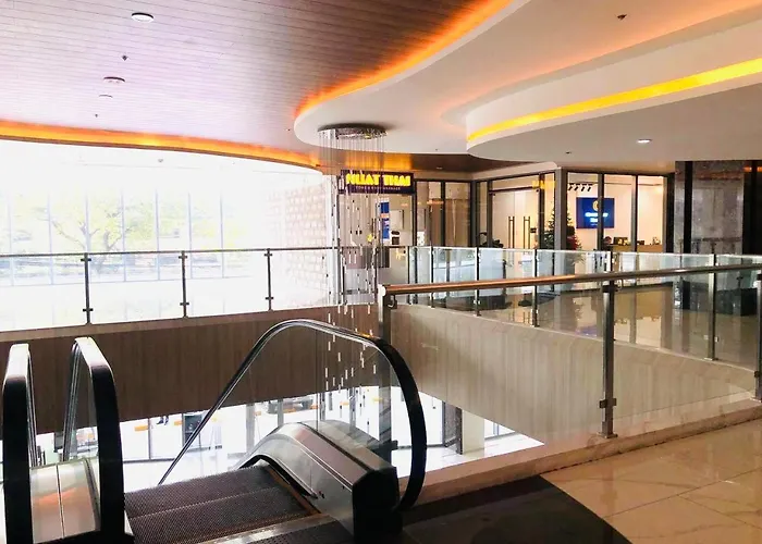 Grand View Tower Pasay 3*