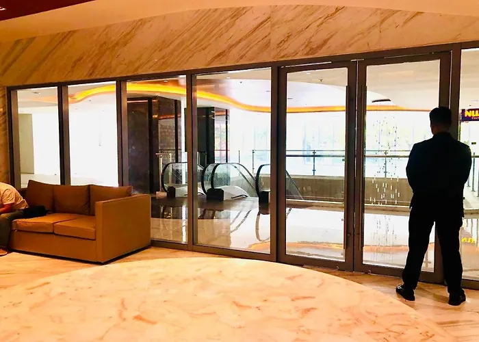 Grand View Tower Pasay 3*